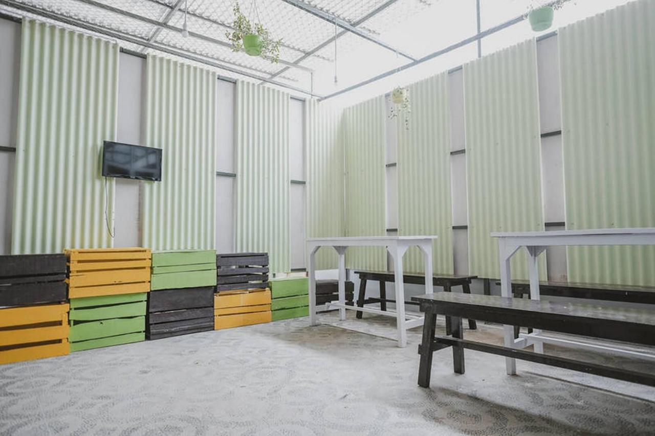 Urbanview Hotel Ta Ke Jelutung Puncak Jambi Exterior photo